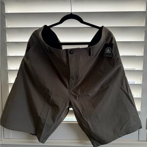 Volcom Men's Charcoal Flat Front Shorts (NWT)